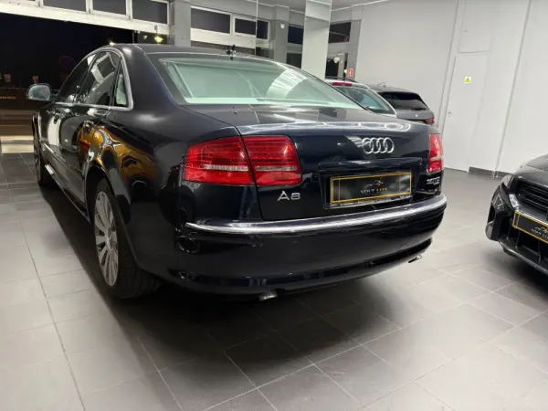 Audi A8 3.0 TDI V6 quattro Tiptronic 33