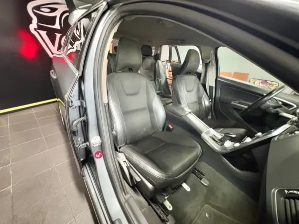 Volvo V60 2.0 D2 Summum Geartronic 9