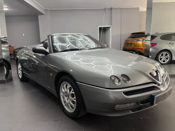 Alfa Romeo Spider 1.8 TS 2