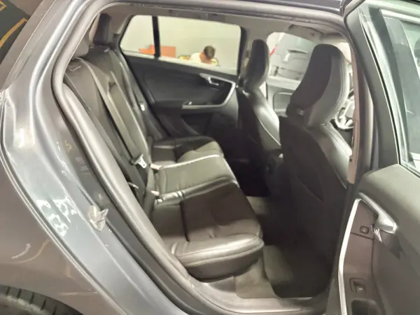 Volvo V60 2.0 D2 Summum Geartronic 10