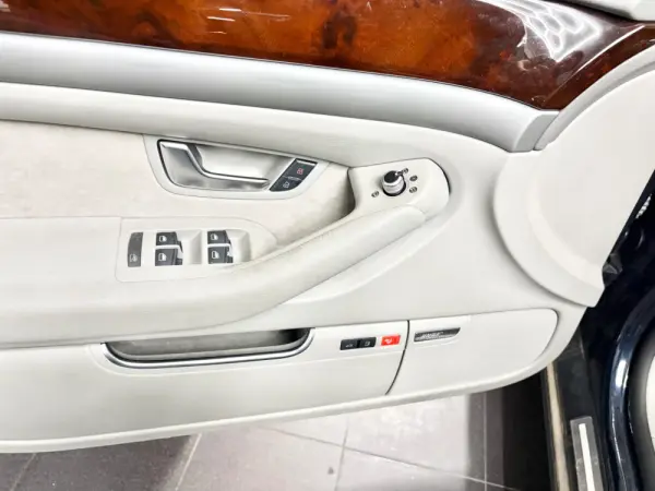 Audi A8 3.0 TDI V6 quattro Tiptronic 14