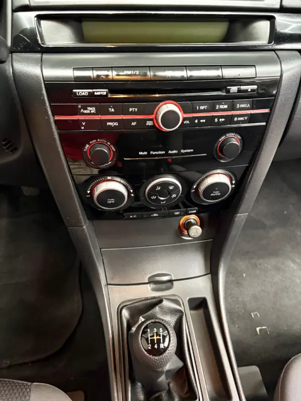 Mazda 3 Sedan MZ-CD 1.6 Exclusive Plus 13