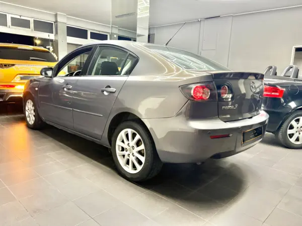 Mazda 3 Sedan MZ-CD 1.6 Exclusive Plus 22