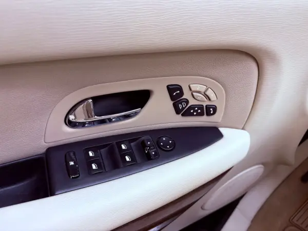 Citroen C6 2.7 HDi V6 Exclusive 16
