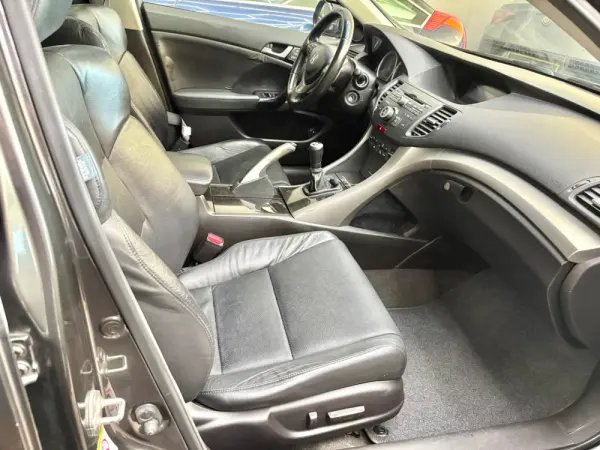 Honda Accord Tourer 2.2 i-DTEC Executive 12