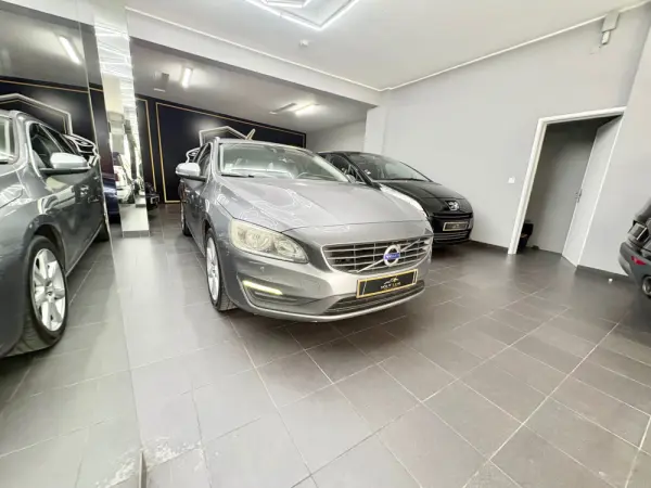 Volvo V60 2.0 D2 Summum Geartronic 3