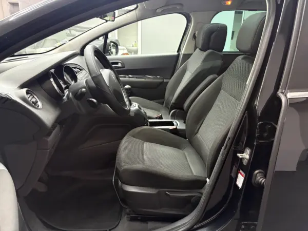 Peugeot 5008 1.6 HDi Tech-Motion 6