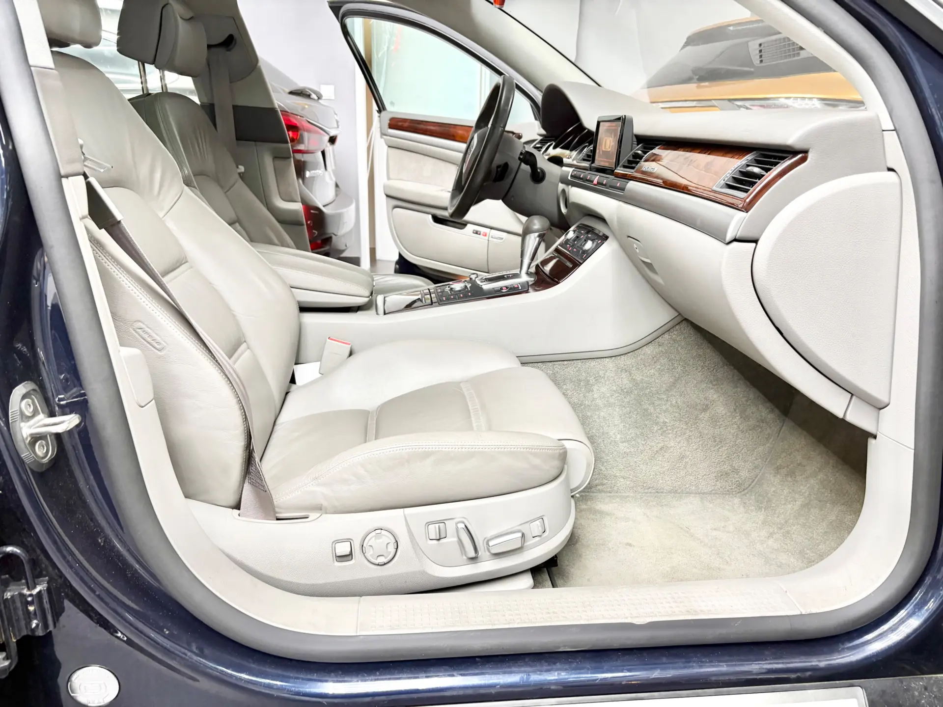 Audi A8 3.0 TDI V6 quattro Tiptronic 11