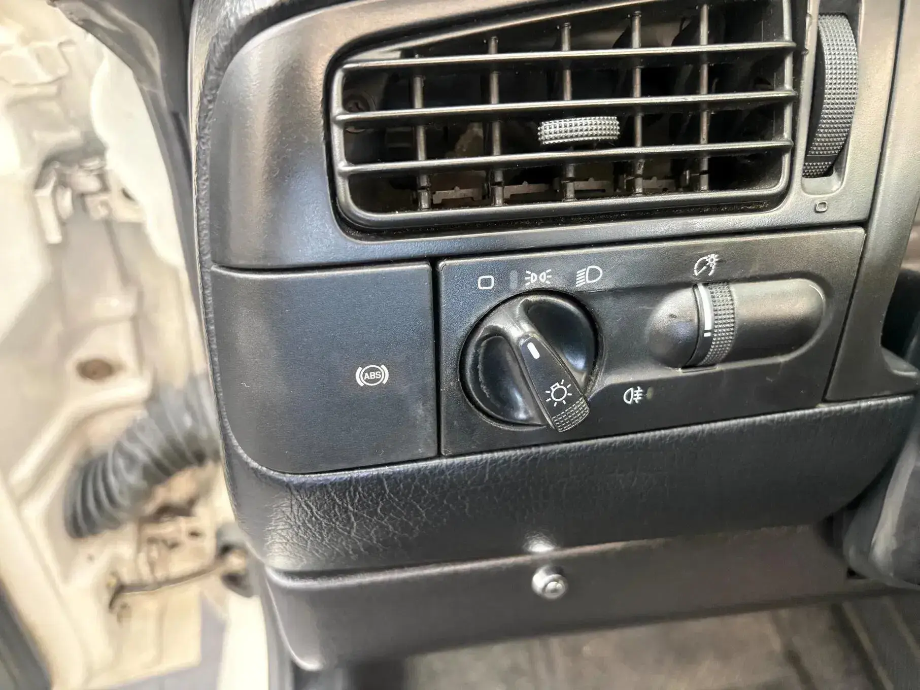 Volkswagen Golf Cabriolet 2.0 Avangard 13