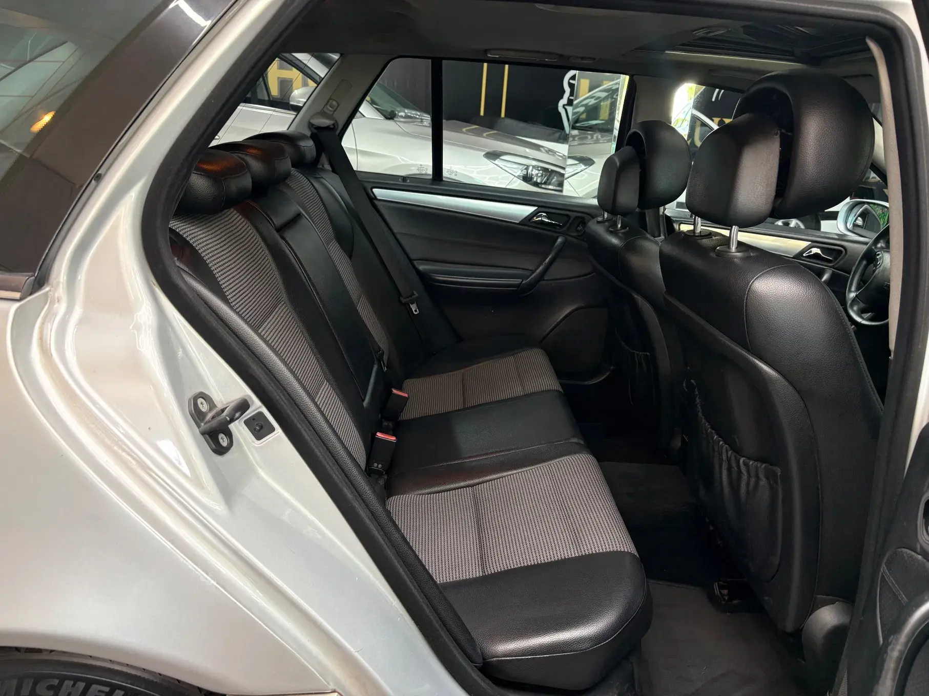 Mercedes-Benz C 220 CDi Avantgard 13