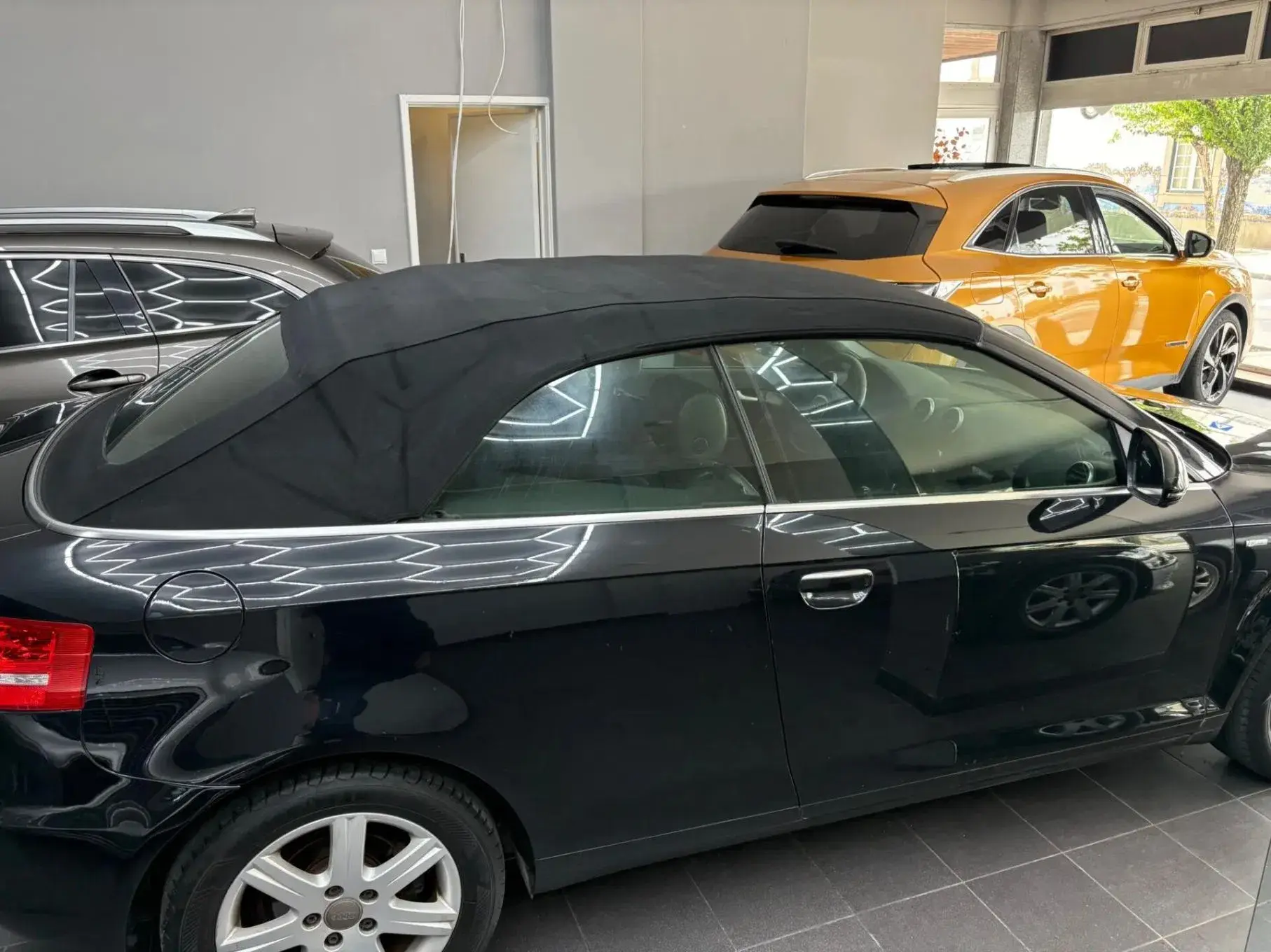 Audi A3 Cabrio 1.6 TDI (clean diesel) Attraction 10