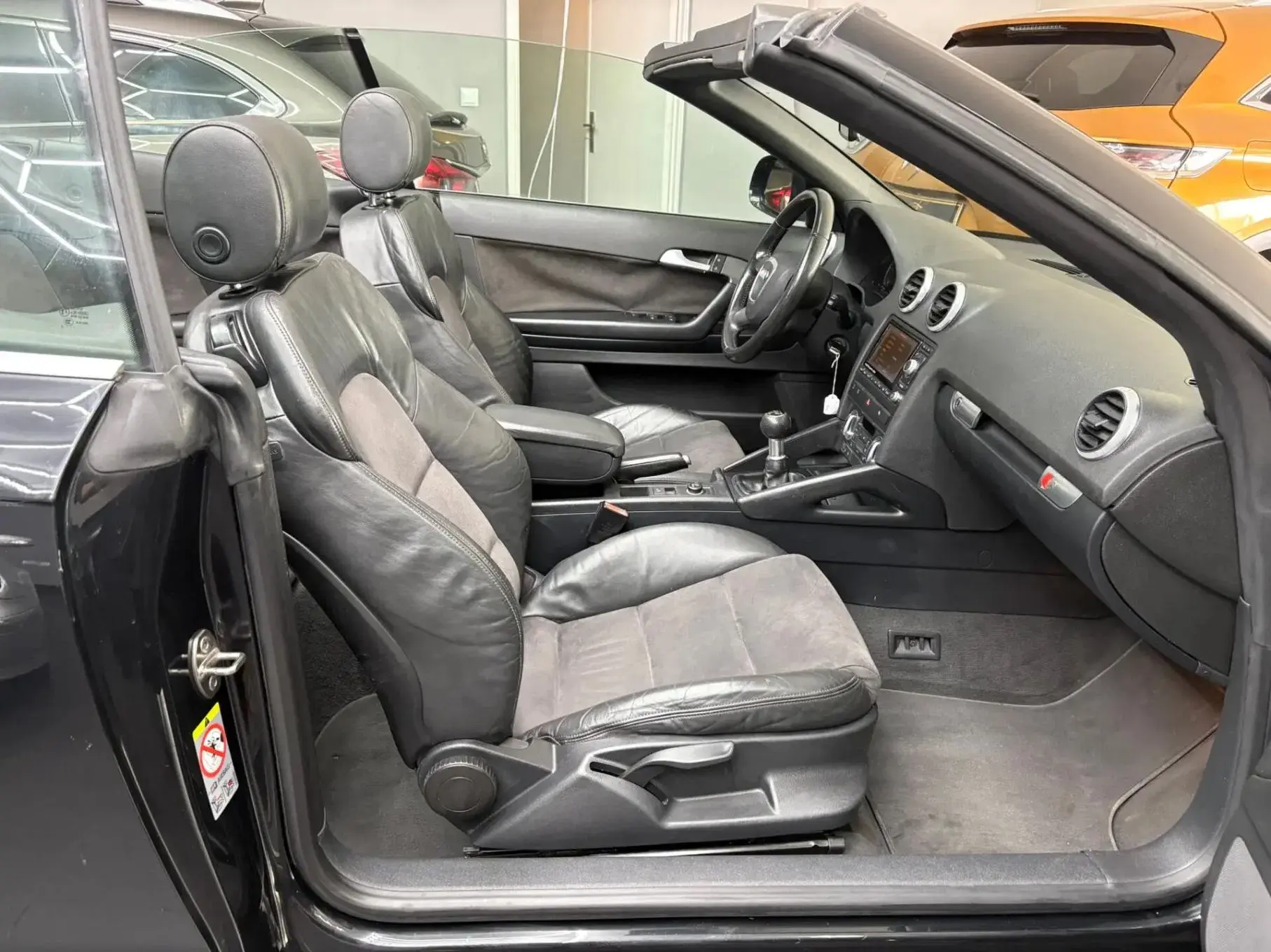 Audi A3 Cabrio 1.6 TDI (clean diesel) Attraction 28