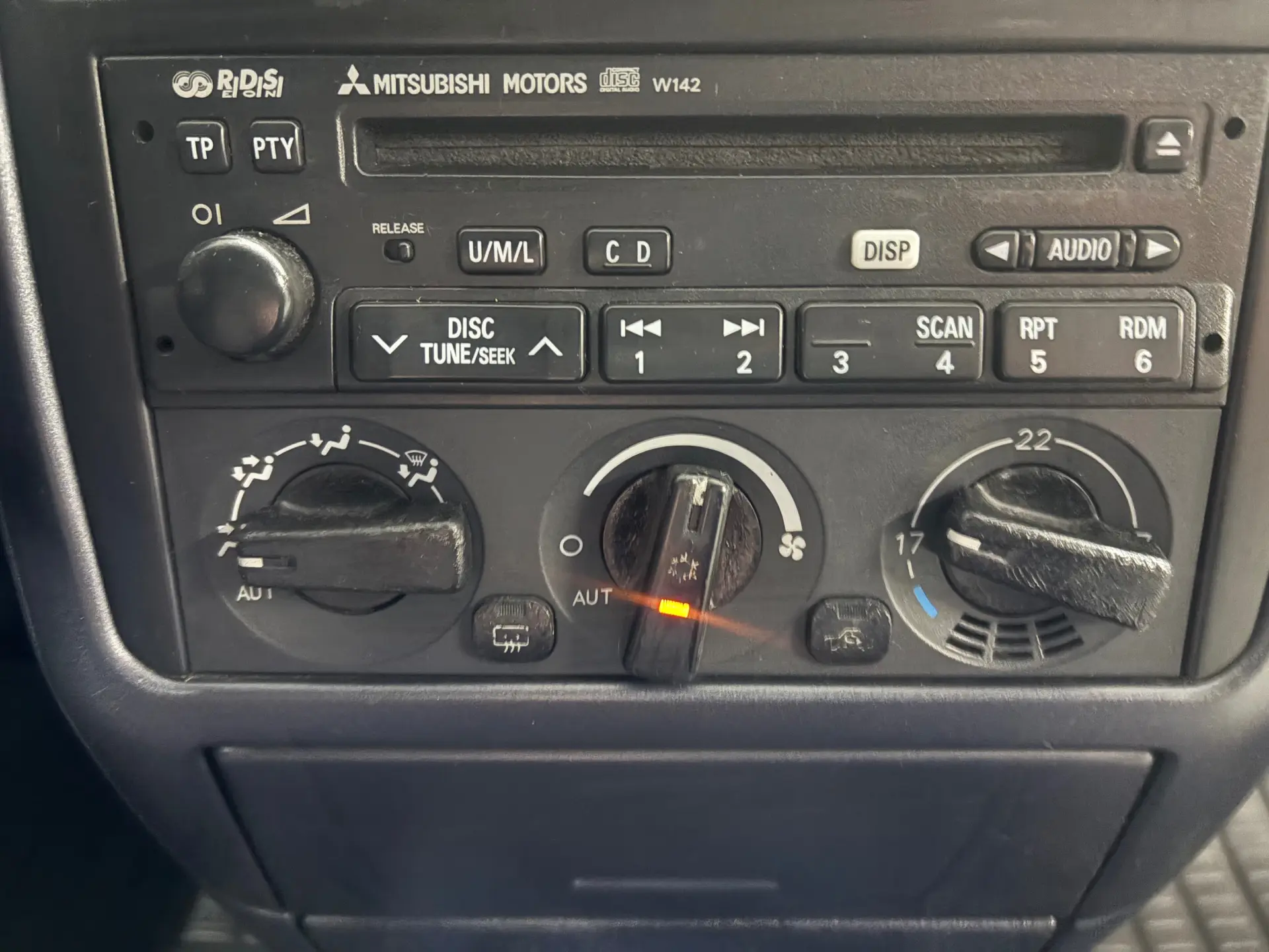 Mitsubishi Carisma HB 1.9 Di-D HP Avance 16