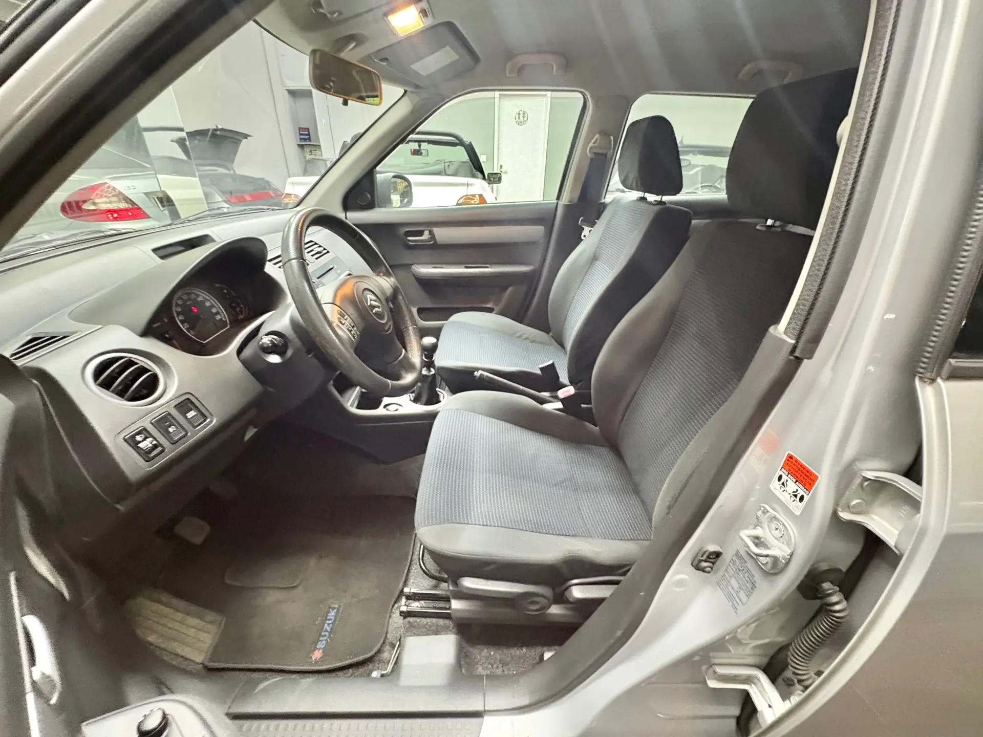 Suzuki Swift 1.3 DDiS Sport 6