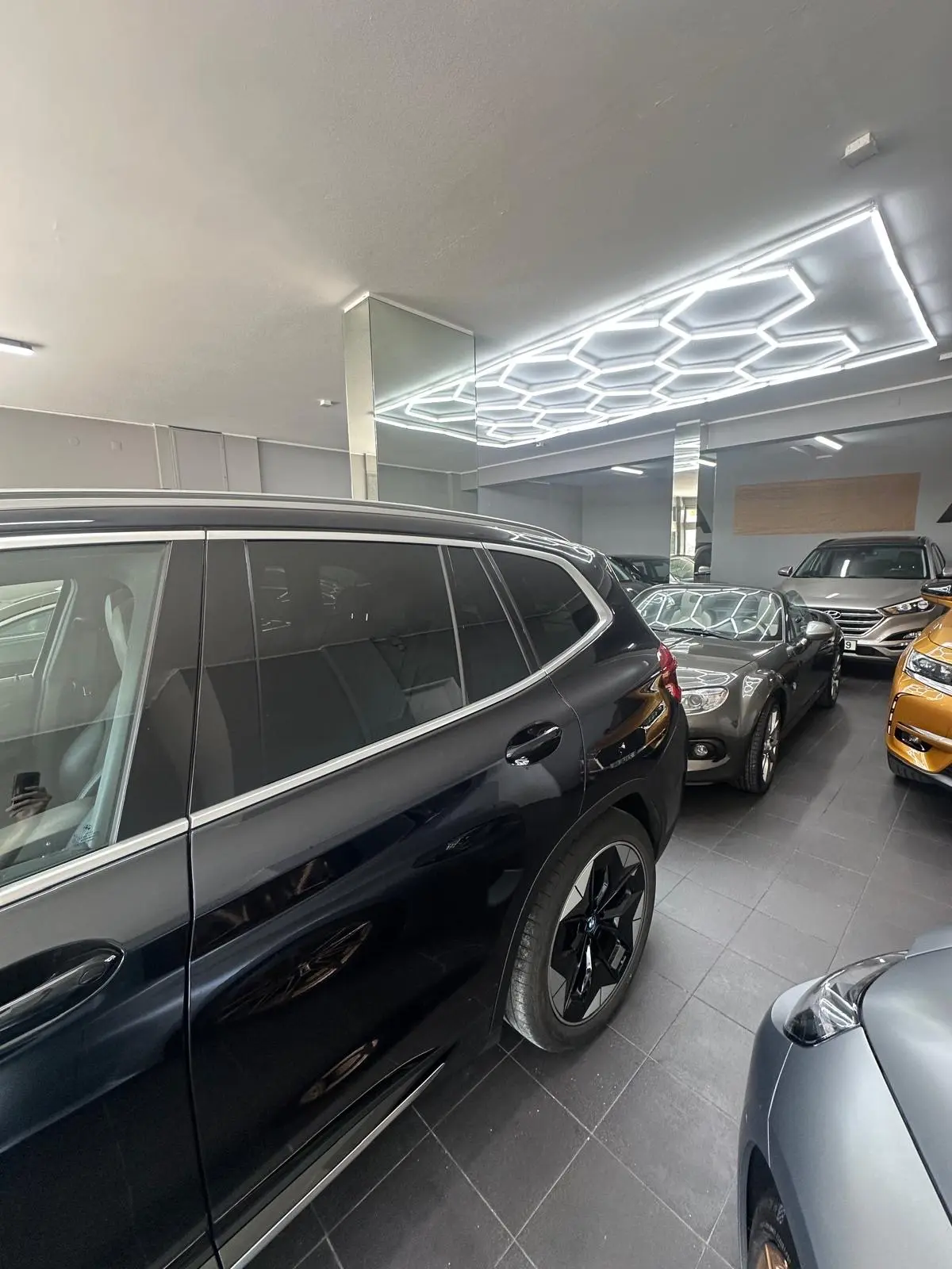 BMW iX3 M Sport Impressive 6