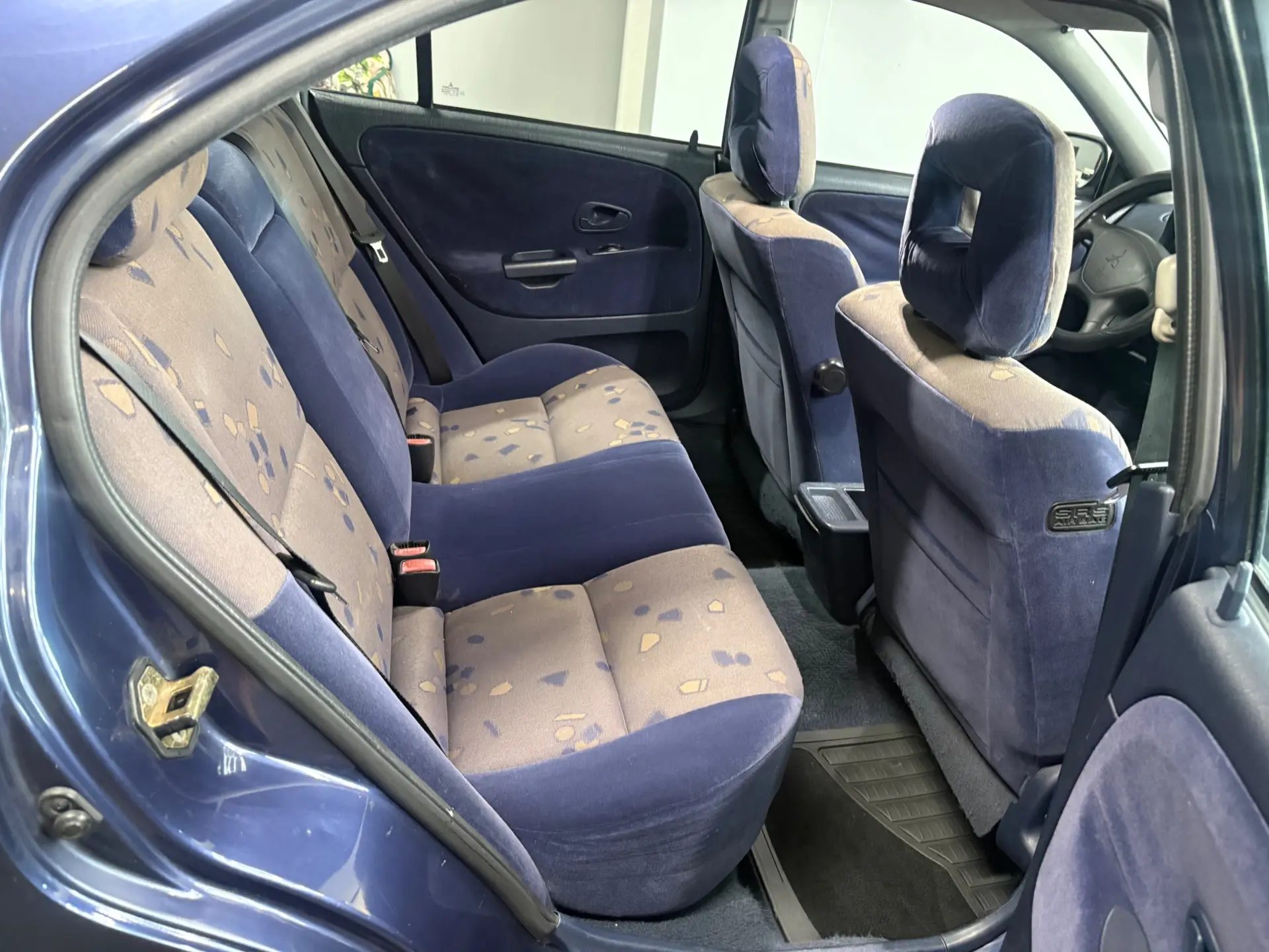 Mitsubishi Carisma HB 1.9 Di-D HP Avance 11