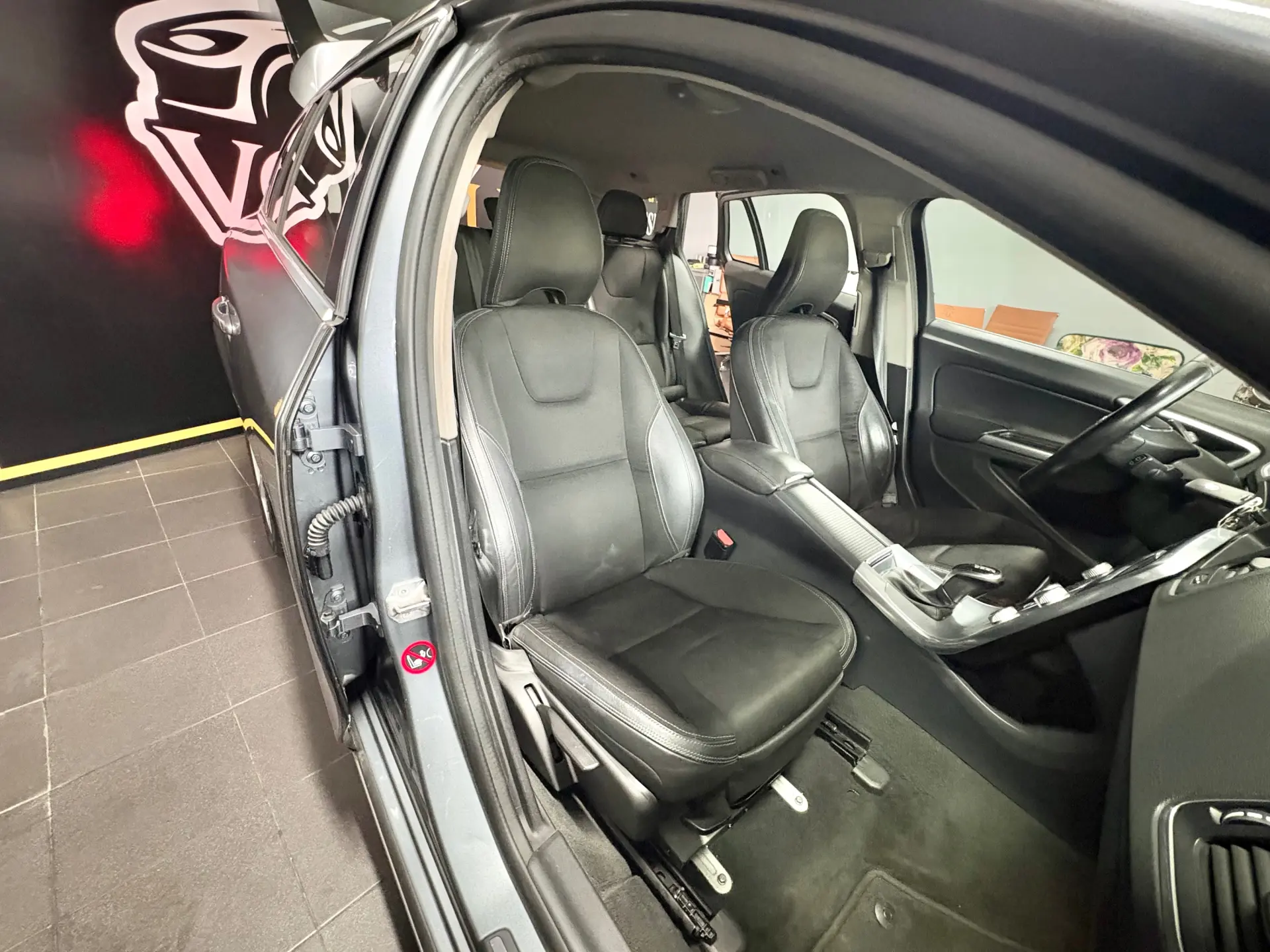 Volvo V60 2.0 D2 Summum Geartronic 9