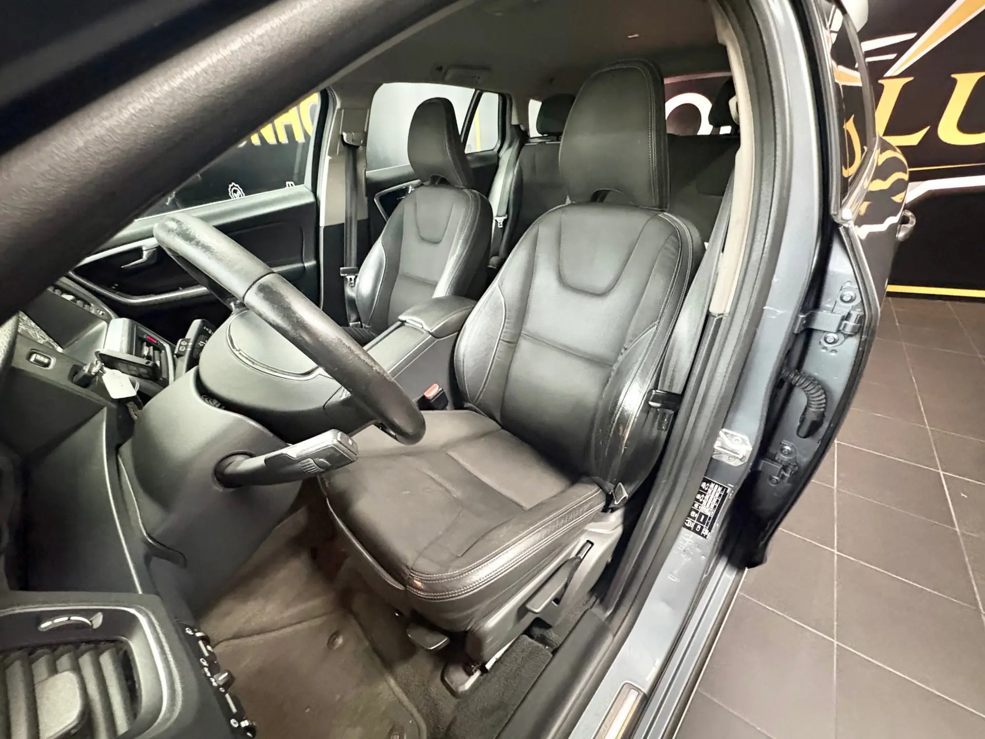 Volvo V60 2.0 D2 Summum Geartronic 7