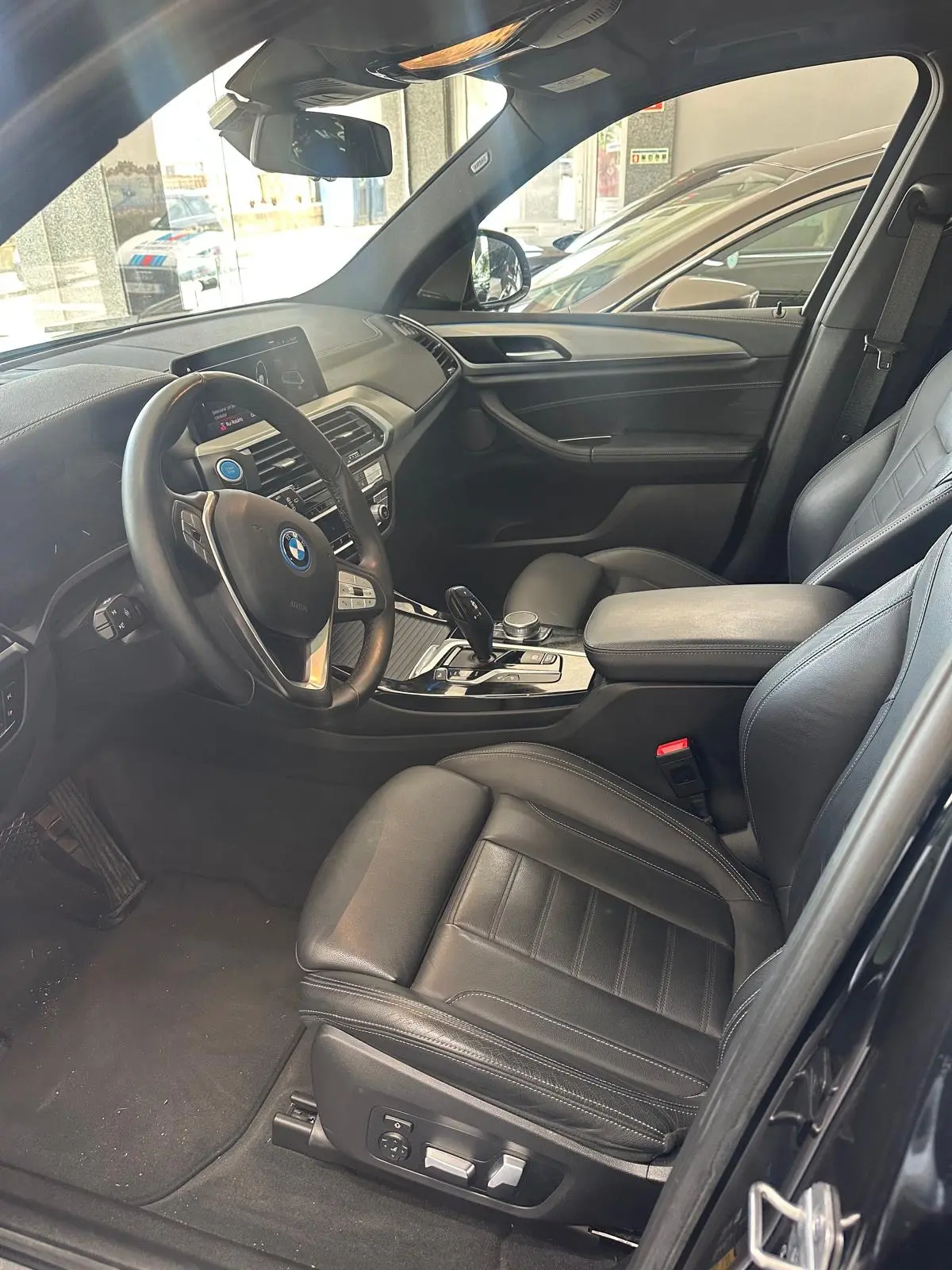 BMW iX3 M Sport Impressive 7