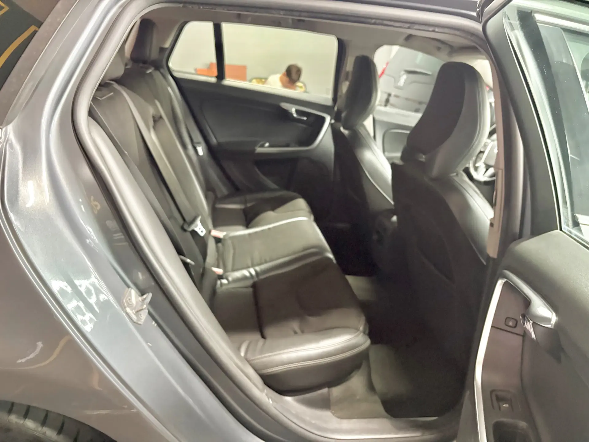 Volvo V60 2.0 D2 Summum Geartronic 10