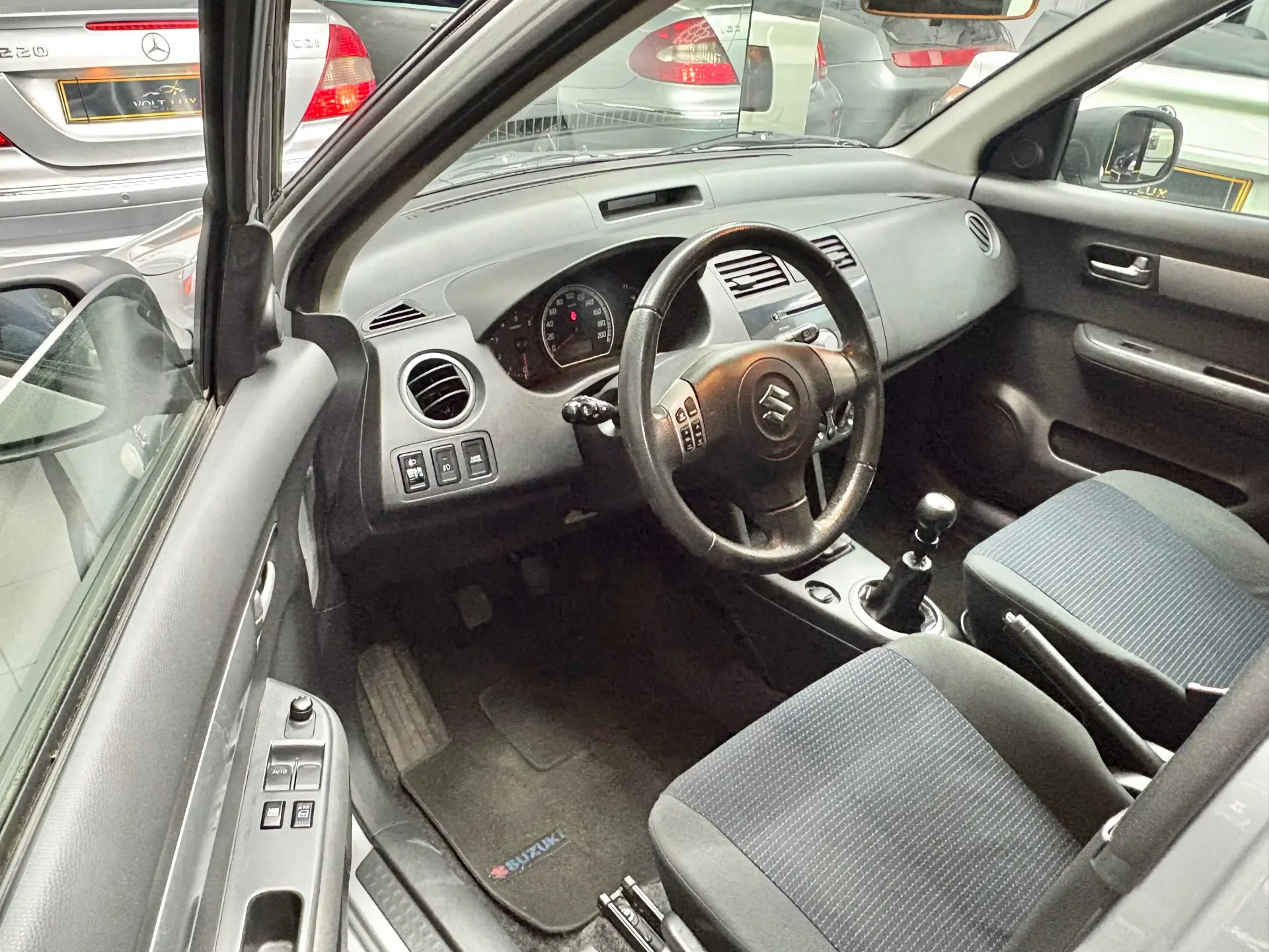 Suzuki Swift 1.3 DDiS Sport 5