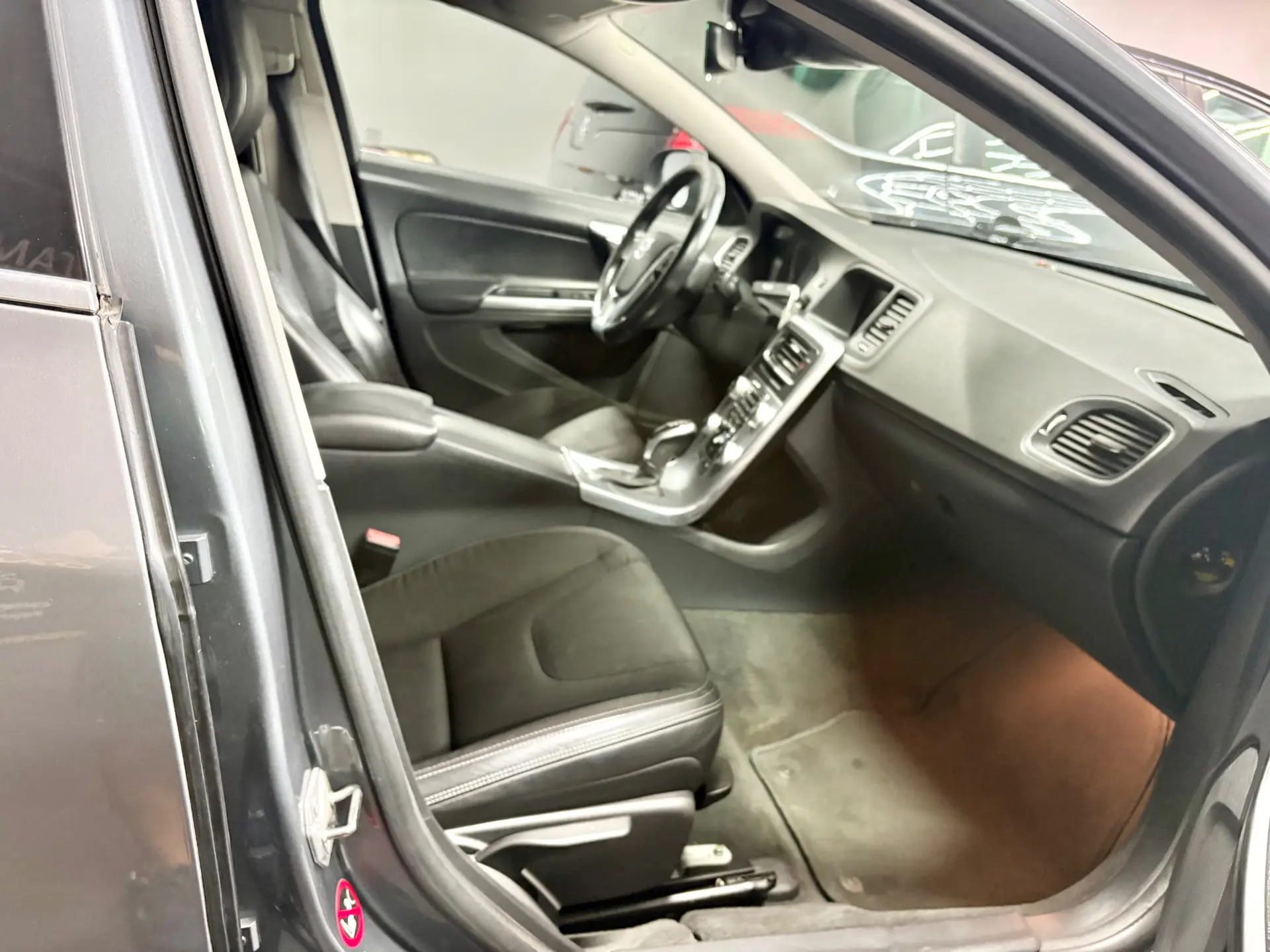 Volvo V60 2.0 D2 Summum Geartronic 8