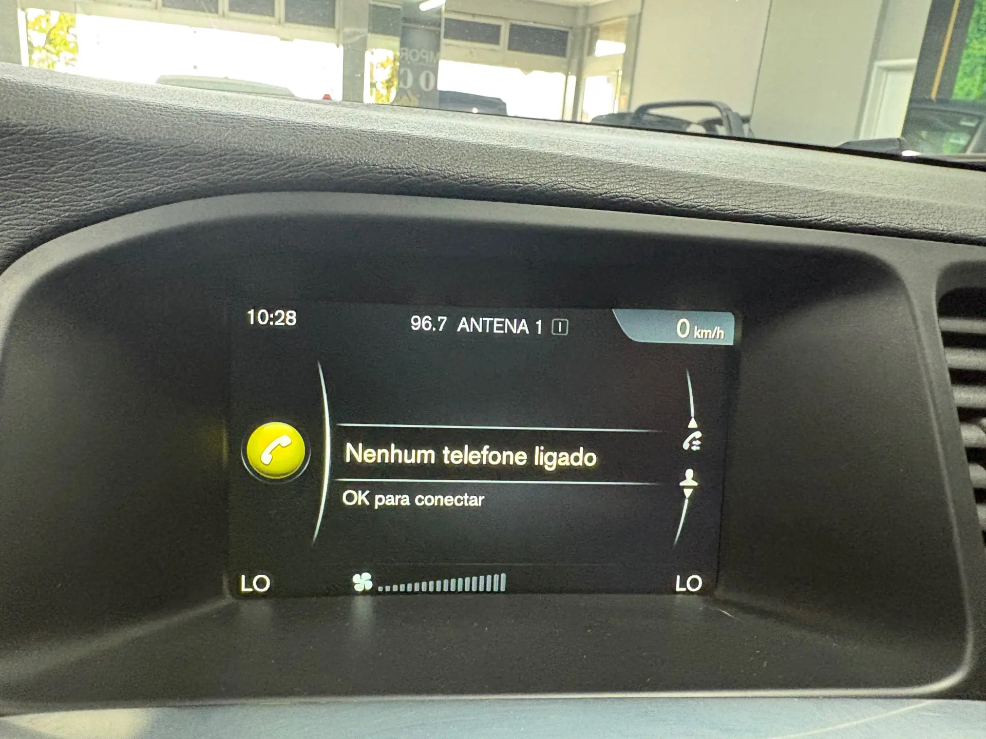 Volvo V60 2.0 D2 Summum Geartronic 24