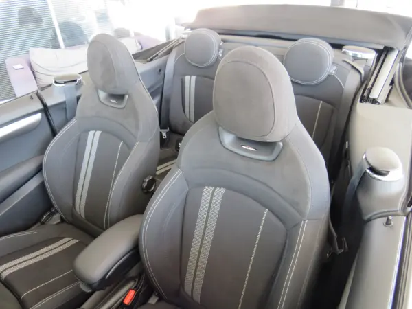 MINI Cabrio John Cooper Works 28