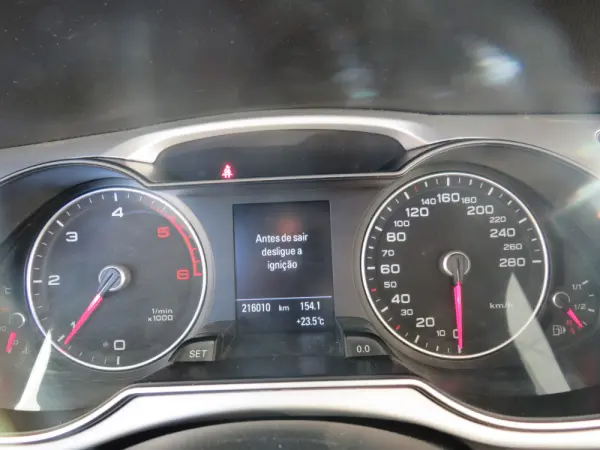 Audi A4 2.0 TDI SPORT 12