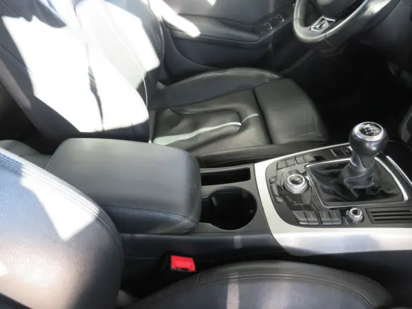 Audi A4 2.0 TDI SPORT 17