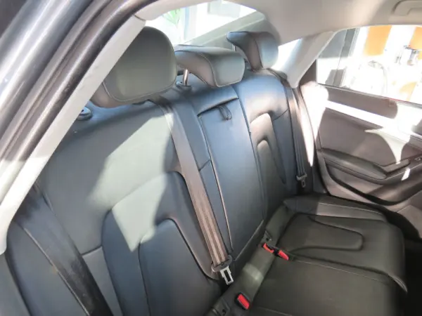 Audi A4 2.0 TDI SPORT 31