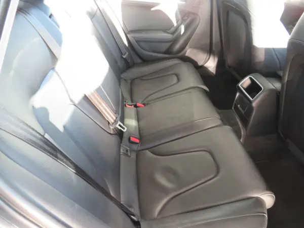 Audi A4 2.0 TDI SPORT 32