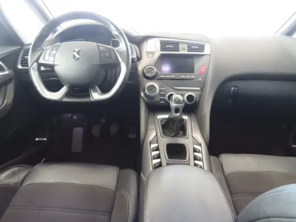 Citroën DS5 1.6 BlueHDi So Chic 31