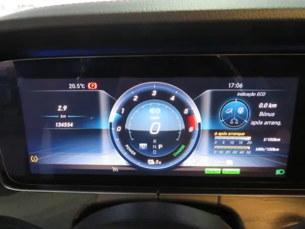 Mercedes-Benz E 300 de AMG Line 16