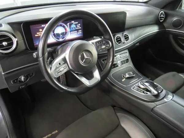 Mercedes-Benz E 300 de AMG Line 25