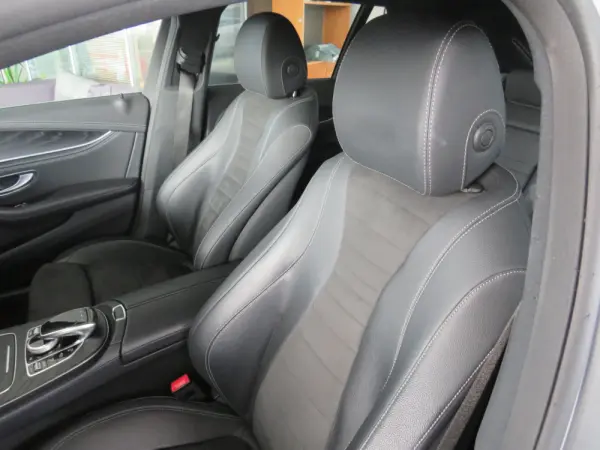 Mercedes-Benz E 300 de AMG Line 32