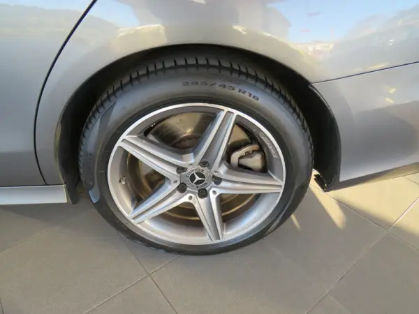 Mercedes-Benz E 300 de AMG Line 60