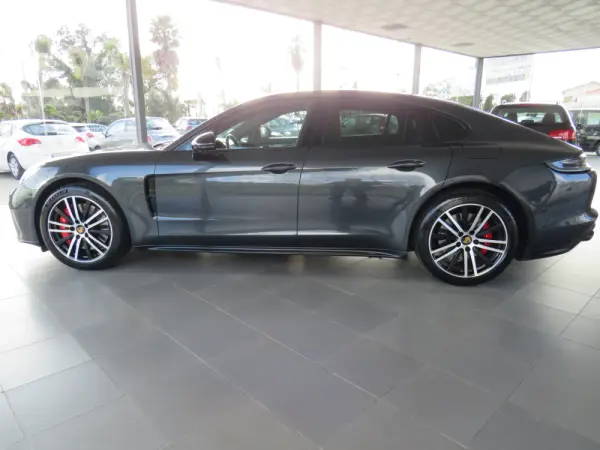 Porsche Panamera 4 E-Hybrid 2