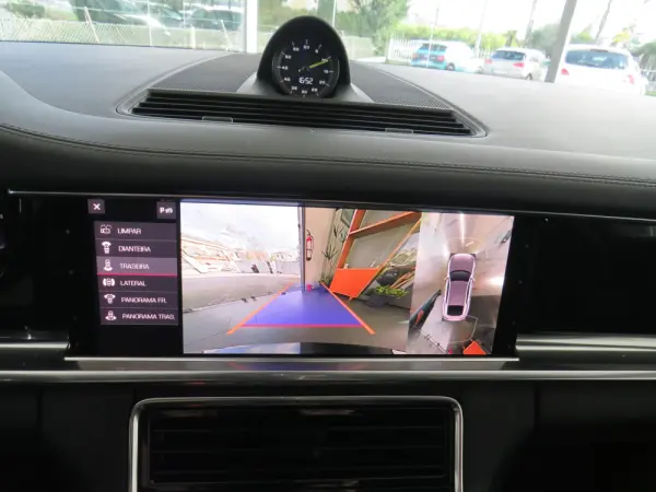 Porsche Panamera 4 E-Hybrid 15