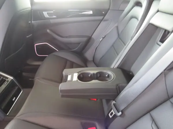 Porsche Panamera 4 E-Hybrid 41