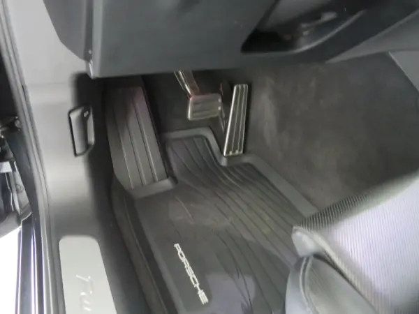 Porsche Panamera 4 E-Hybrid 57