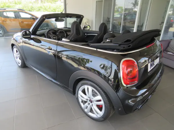 MINI Cabrio John Cooper Works 2
