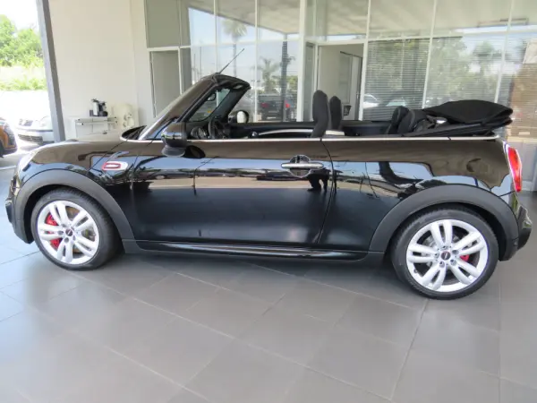 MINI Cabrio John Cooper Works 1
