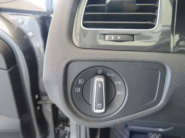Volkswagen Golf 1.6 TDI Confortline 26