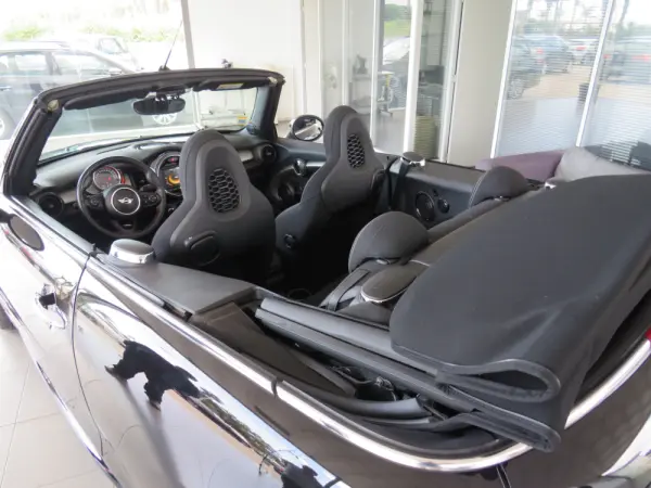 MINI Cabrio John Cooper Works 3