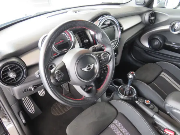 MINI Cabrio John Cooper Works 20