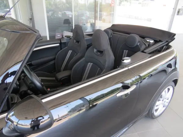 MINI Cabrio John Cooper Works 4