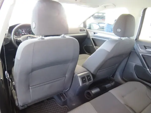 Volkswagen Golf 1.6 TDI Confortline 14