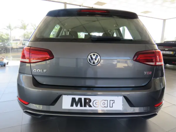Volkswagen Golf 1.6 TDI Confortline 5