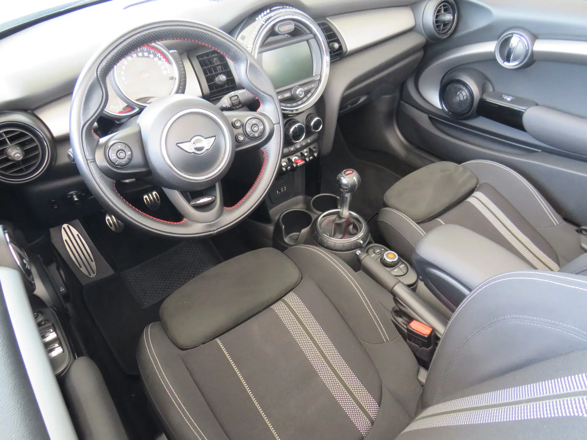 MINI Cabrio John Cooper Works 27